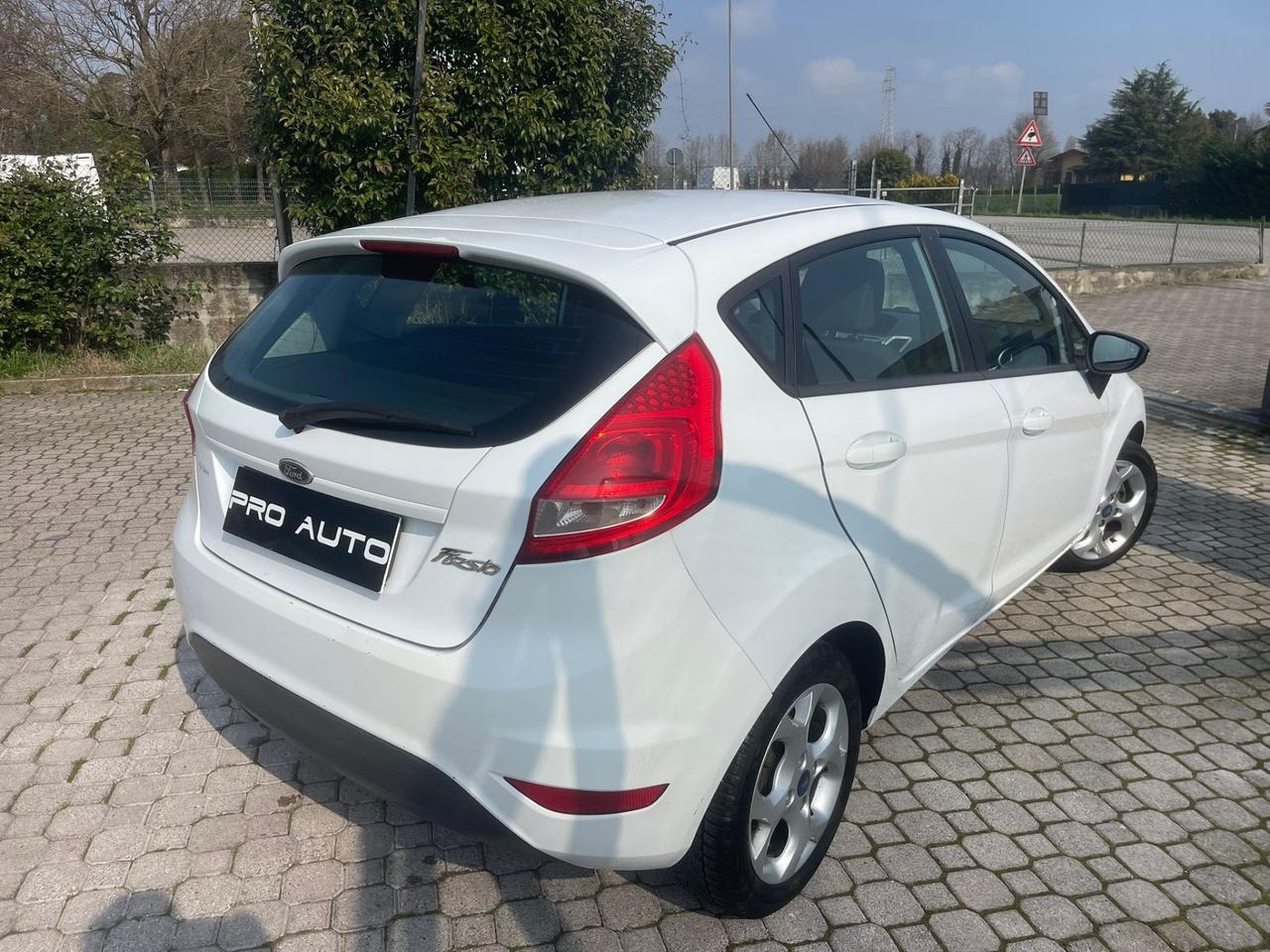 Ford Fiesta 1.4 5 porte Bz.- GPL Titanium