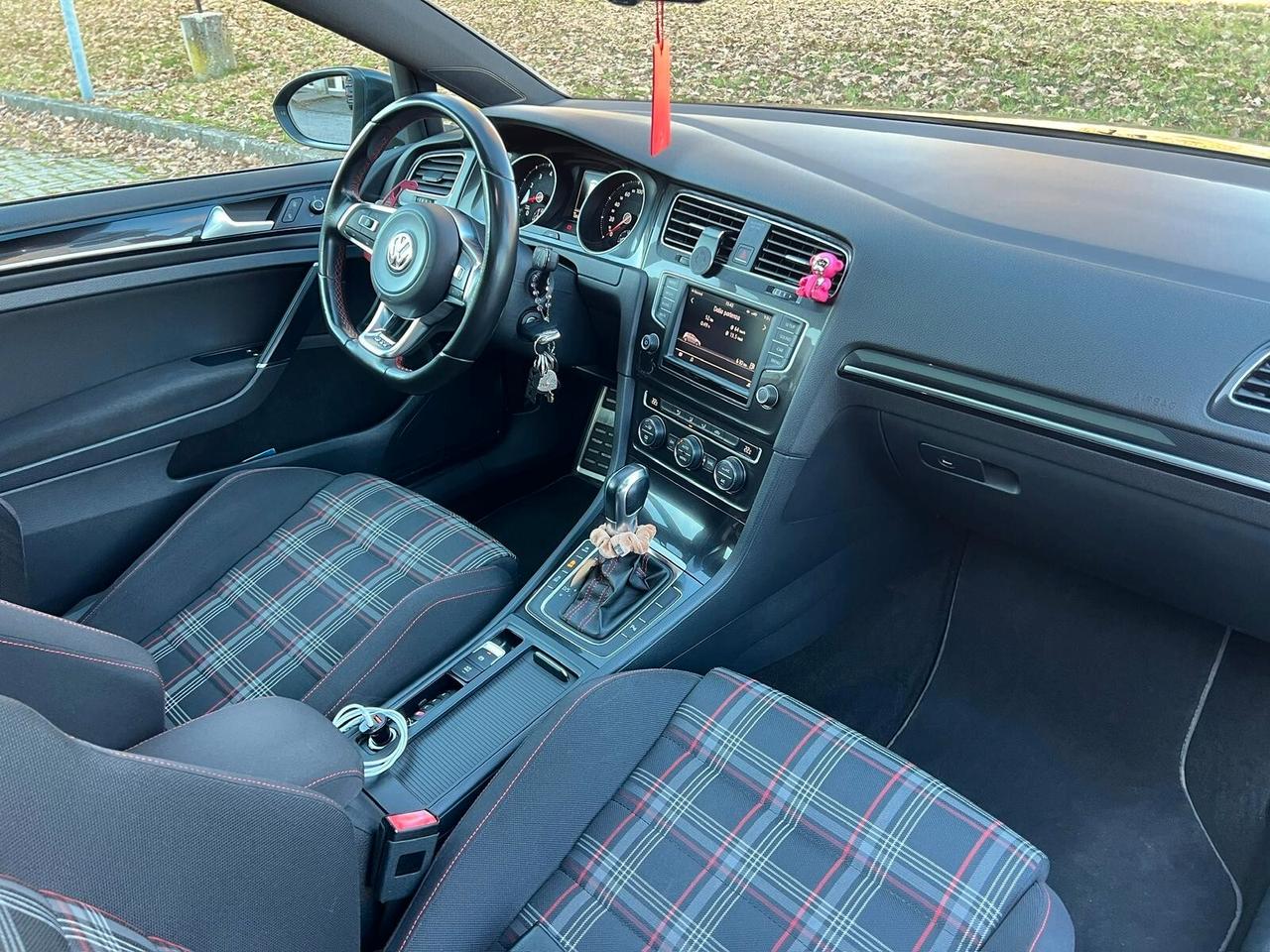 Volkswagen Golf GTI Performance 2.0 TSI DSG 3p. 230CV