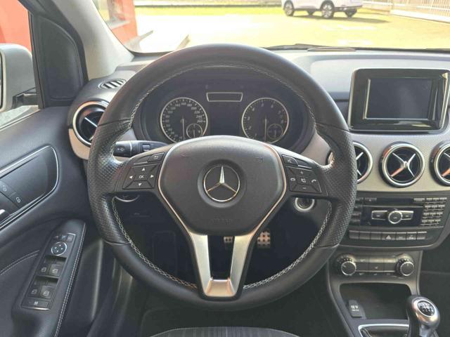 MERCEDES-BENZ B 200 Premium