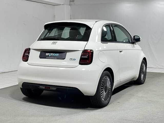 Fiat 500e Berlina 42 kWh