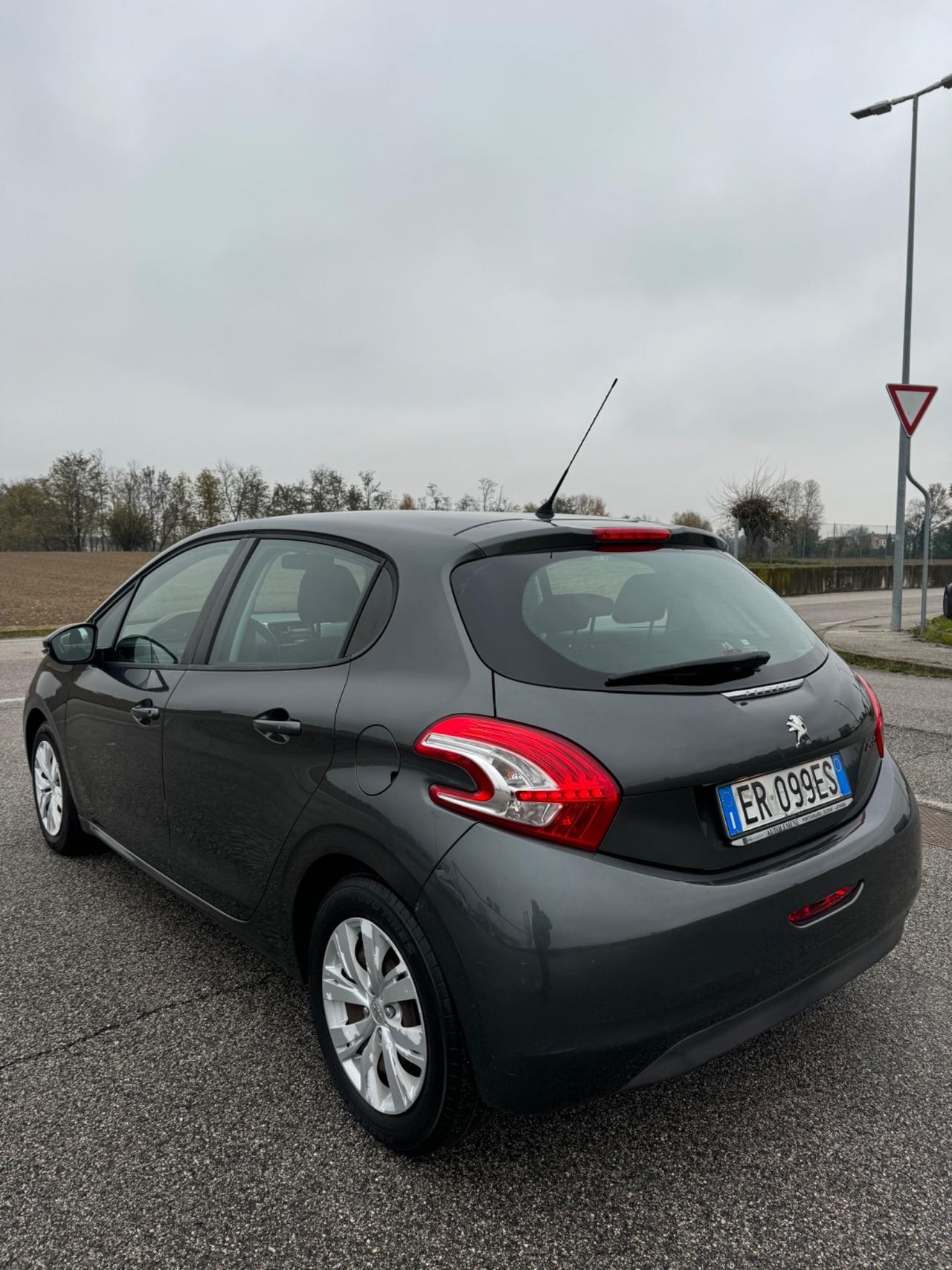 Peugeot 208 1.2 VTi 82 CV 5 porte Allure