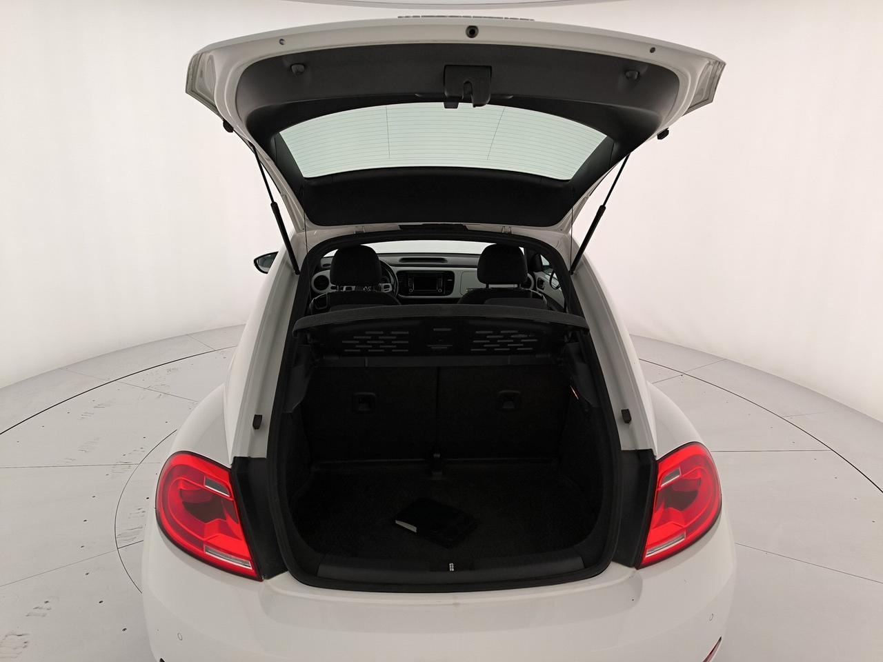 Volkswagen Maggiolino 1.6 tdi design 105cv