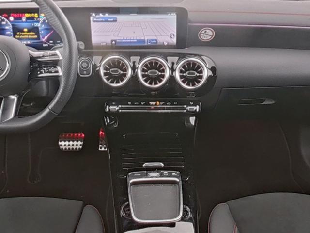 MERCEDES-BENZ CLA 180 Automatic Shooting Brake AMG Line Advanced Plus