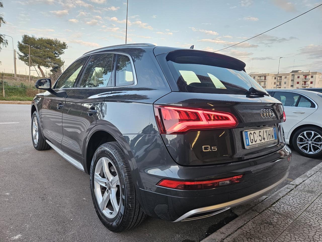 Audi Q5 2.0TDI Quattro 204CV 4x4 IVA ESPOSTA