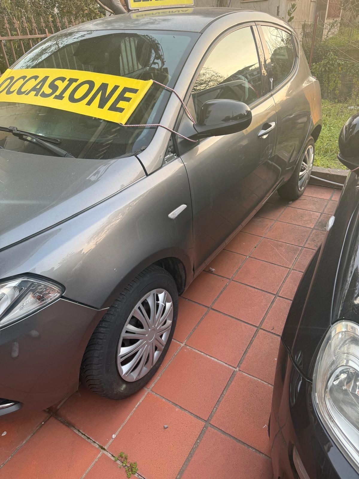 Lancia Ypsilon 0.9 TwinAir 85 CV 5 porte Metano Ecochic Gold