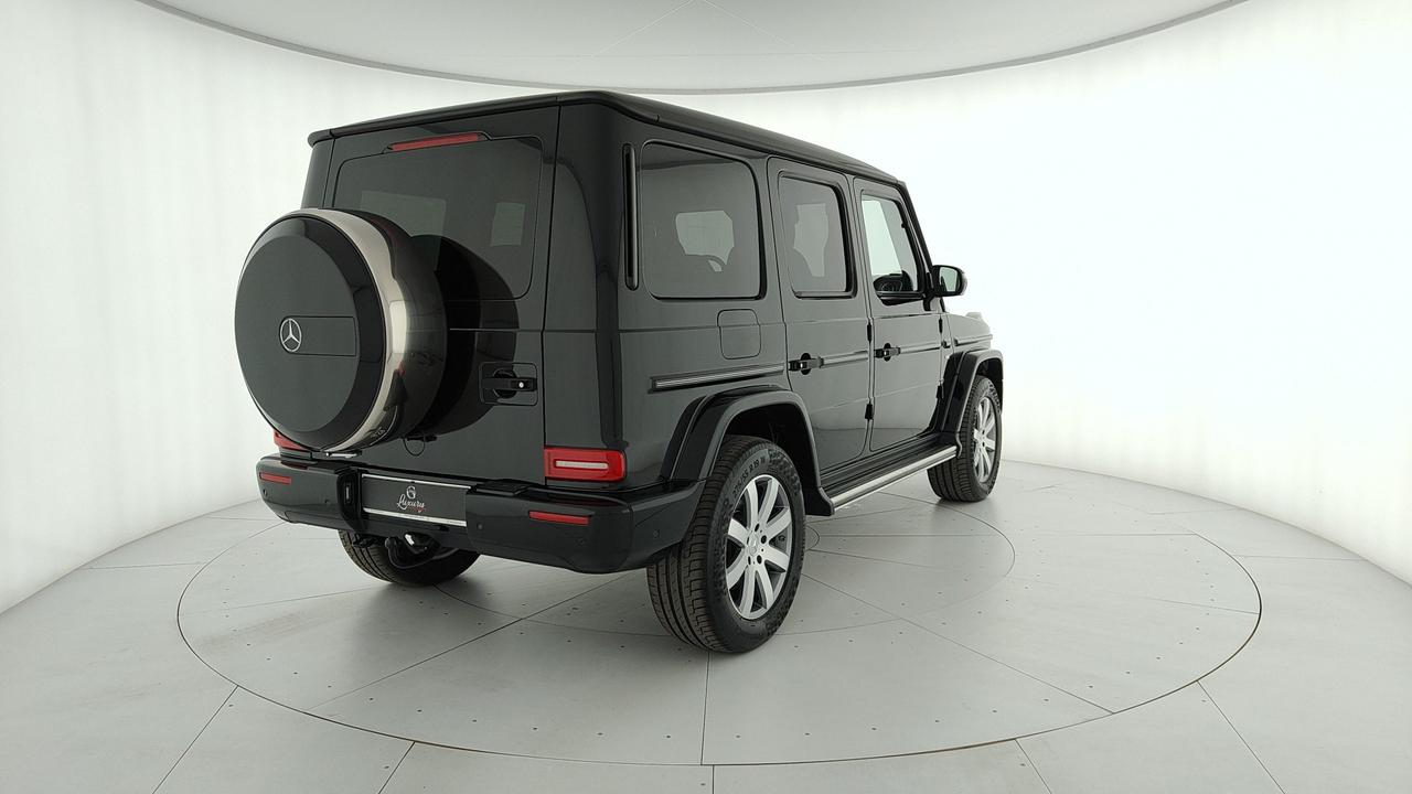 Mercedes-Benz G 500 Premium Plus 422cv auto