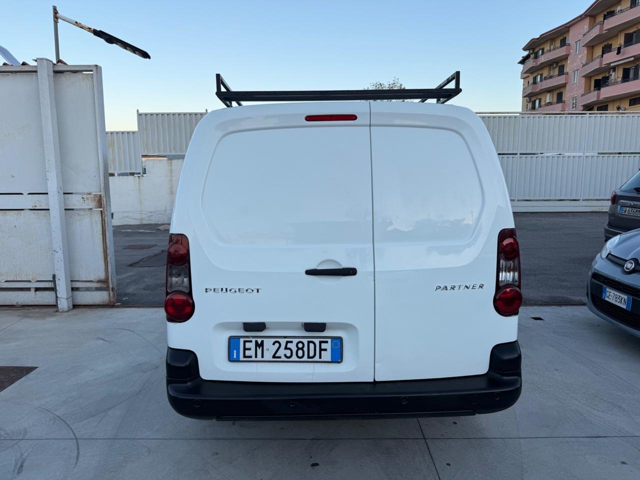 Peugeot Partner 1.6 HDI PASSO LUNGO 3 POSTI