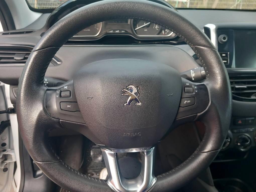 Peugeot 208 PureTech 82 5 porte Active km 96000 garanzia