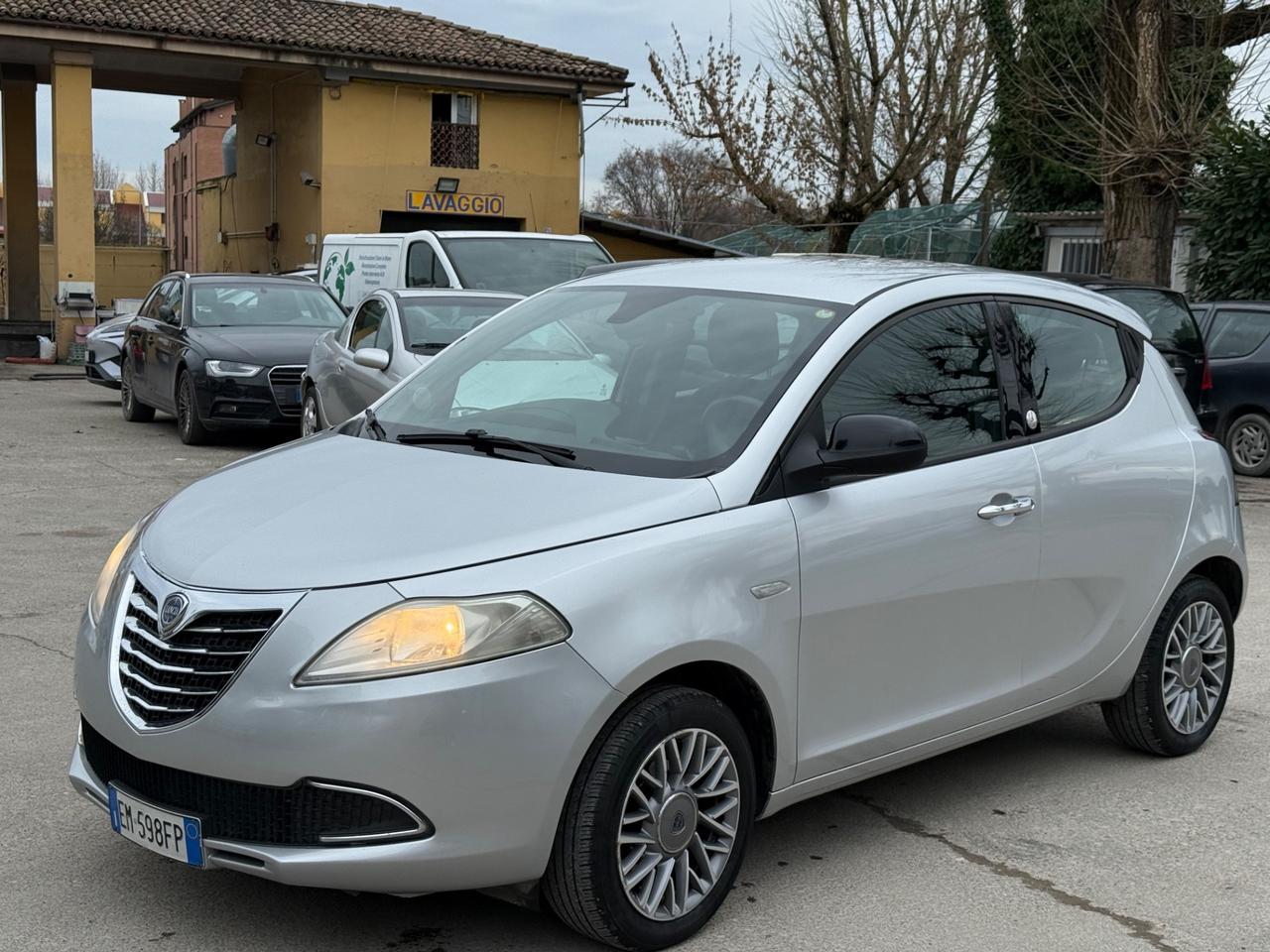 Lancia Ypsilon 1.2 69 CV 5 porte GPL Ecochic Gold