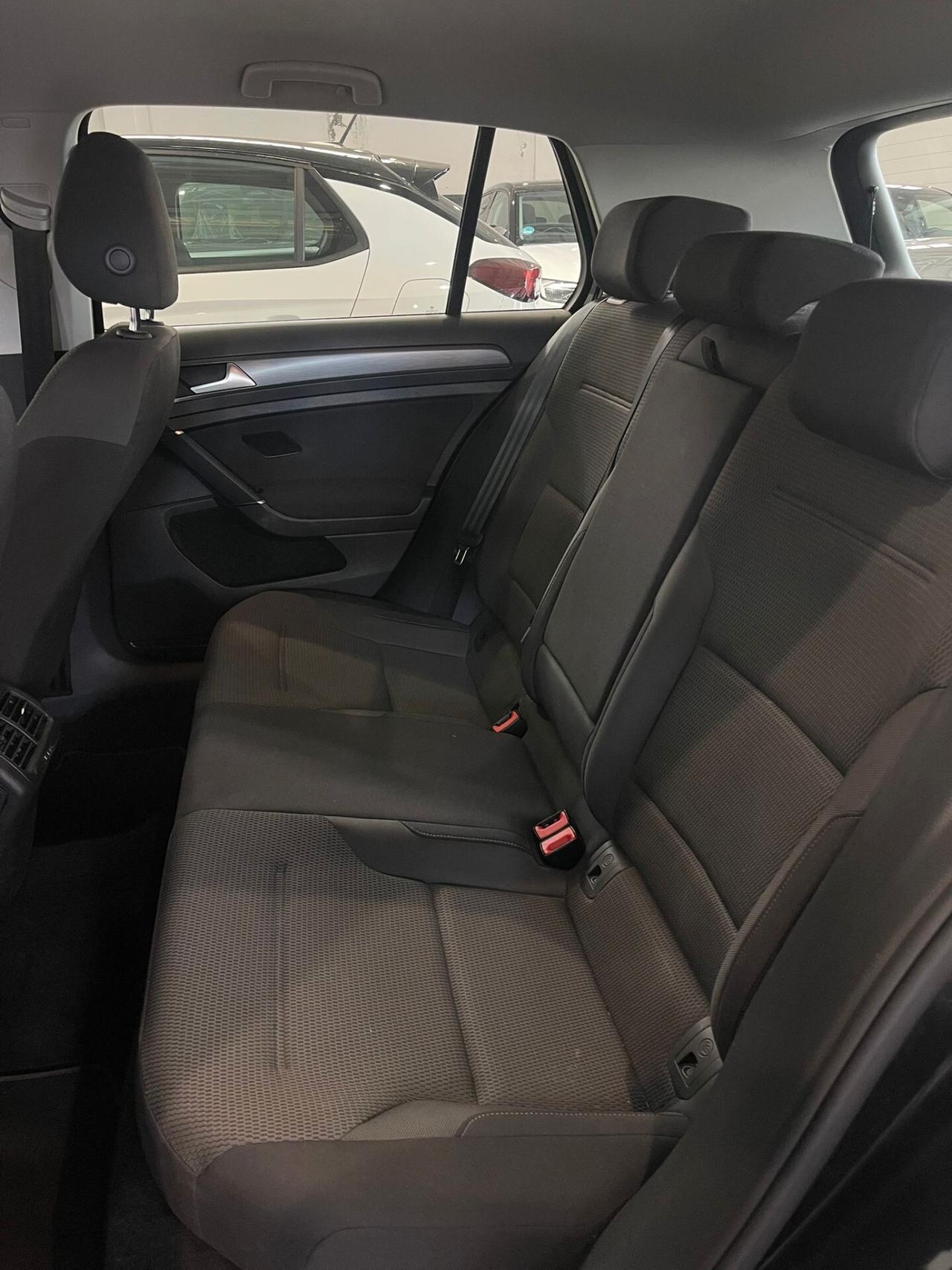 Volkswagen Golf 2.0 TDI DSG 5p. Business BlueMotion Technology