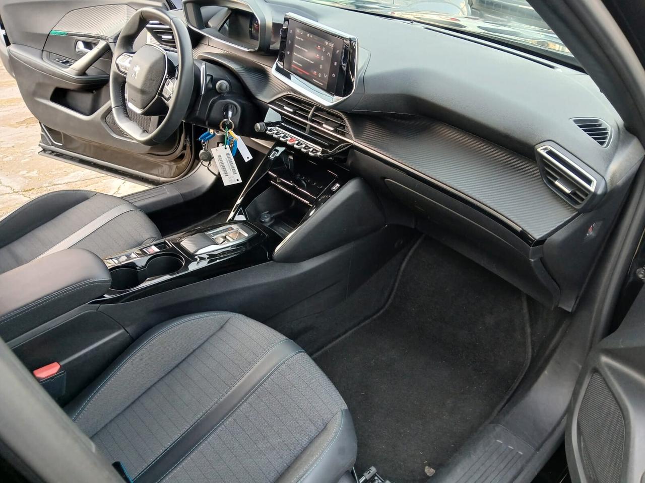 Peugeot 2008 BlueHDi 130 S&S EAT8 Active Pack