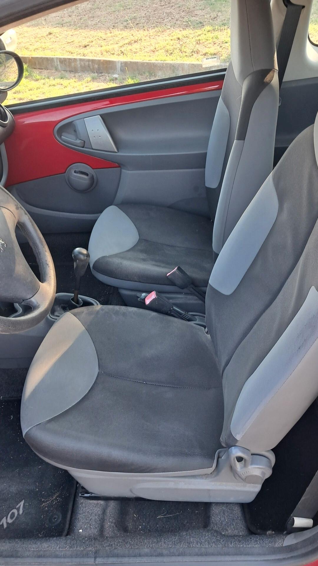 Peugeot 107 1.0 68CV 3p. Plaisir