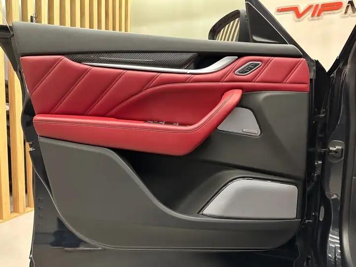 Maserati Levante 3.8 V8 TROFEO 580CV AWD ROSSO CARTIER FULL OPTIONAL