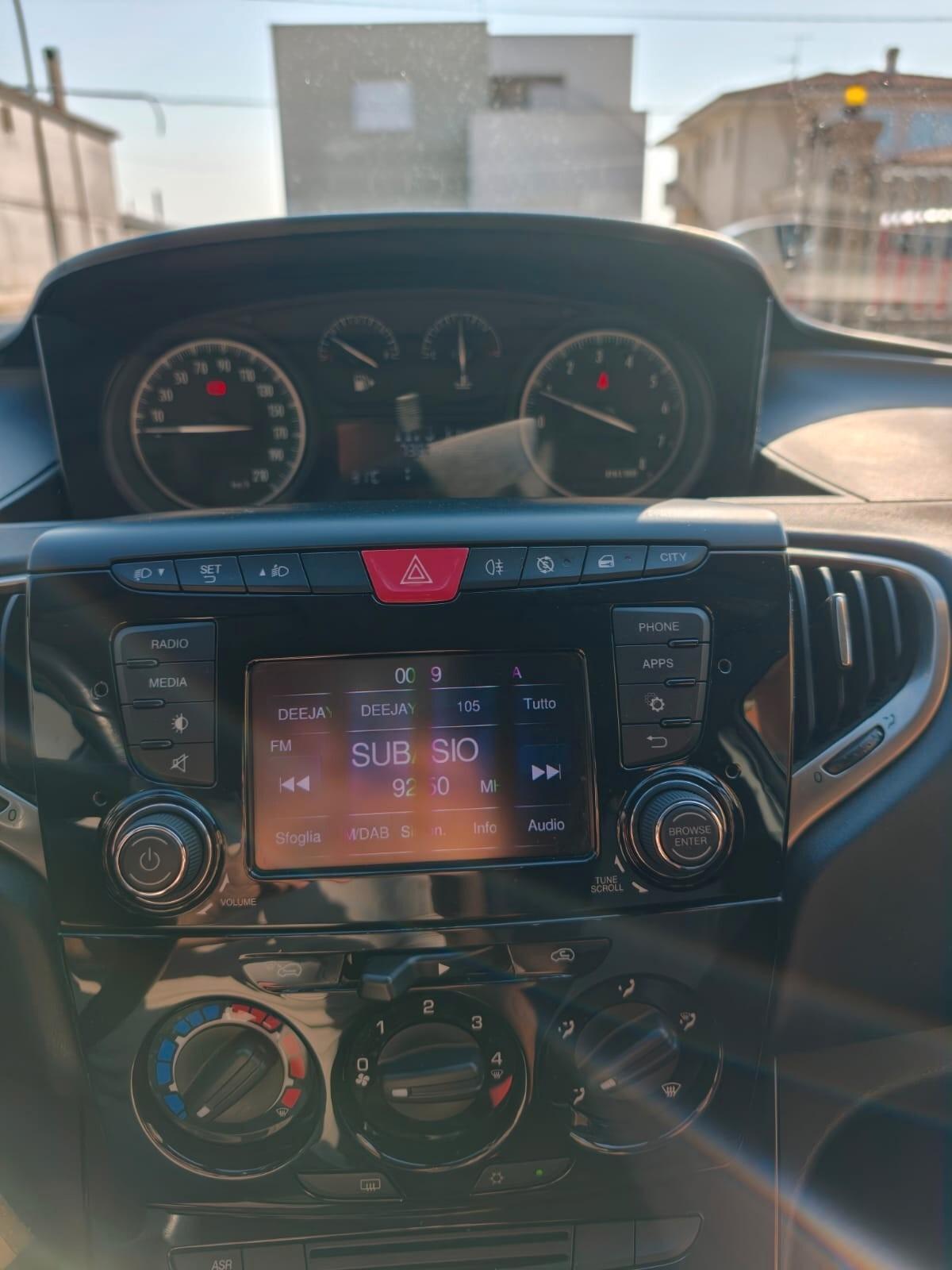 Lancia Ypsilon 1.2 69 CV 5 porte GPL Ecochic Platinum