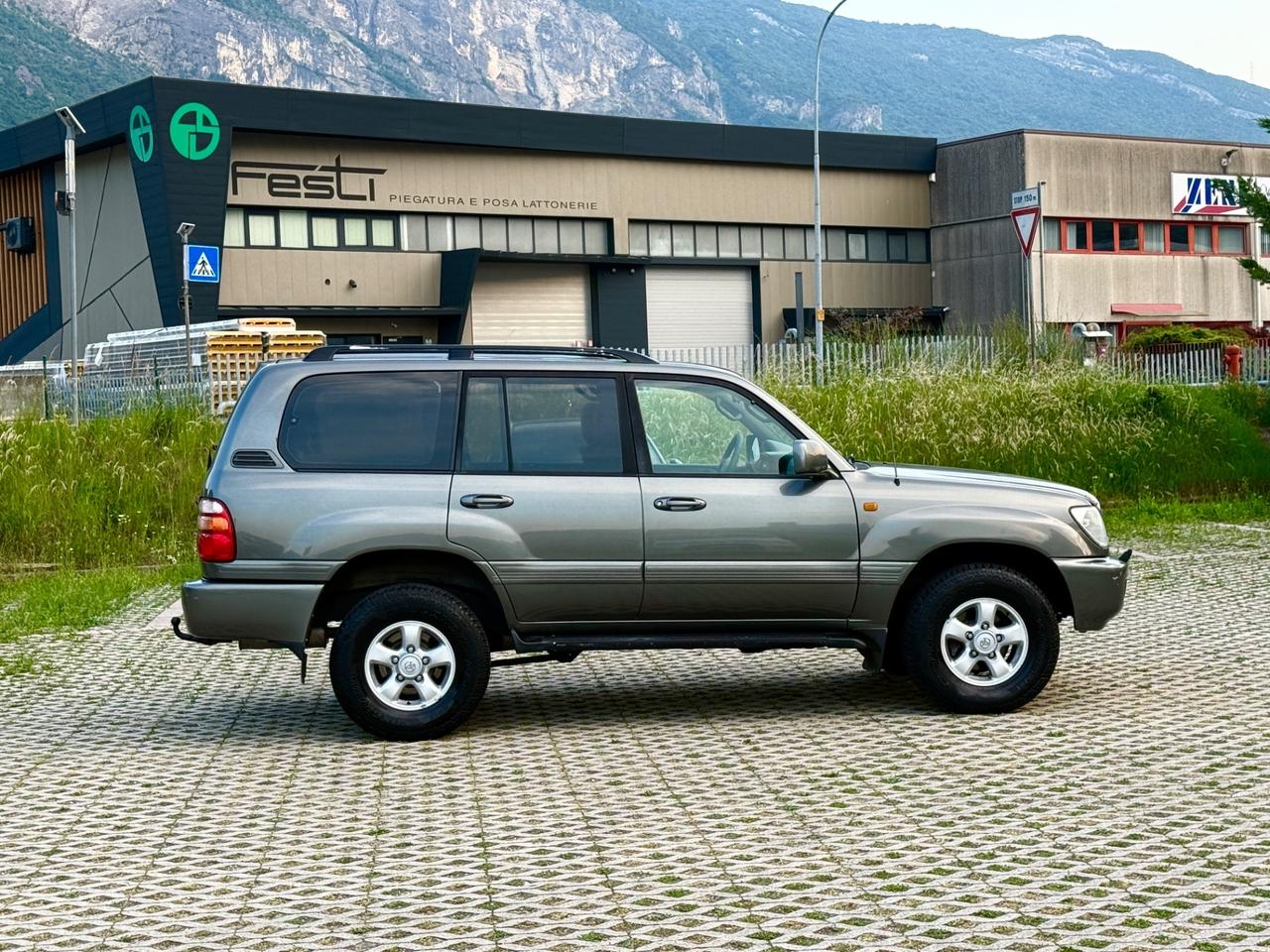 Toyota Land Cruiser HDJ100 4.2 TD 204cv 7 posti ASI