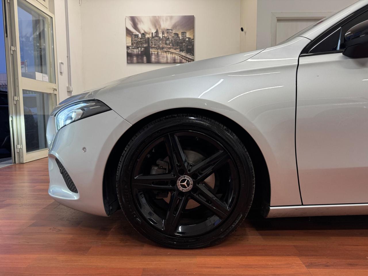 MERCEDES-BENZ A 180 d AUTO SPORT NIGHT EDITION - MY19