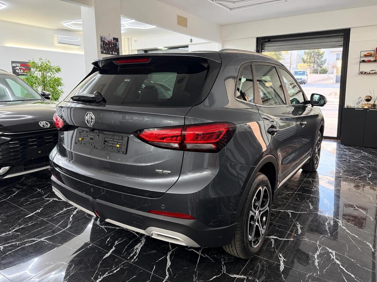 Mg ZS 1.5 Hybrid+ Luxury 102 cv