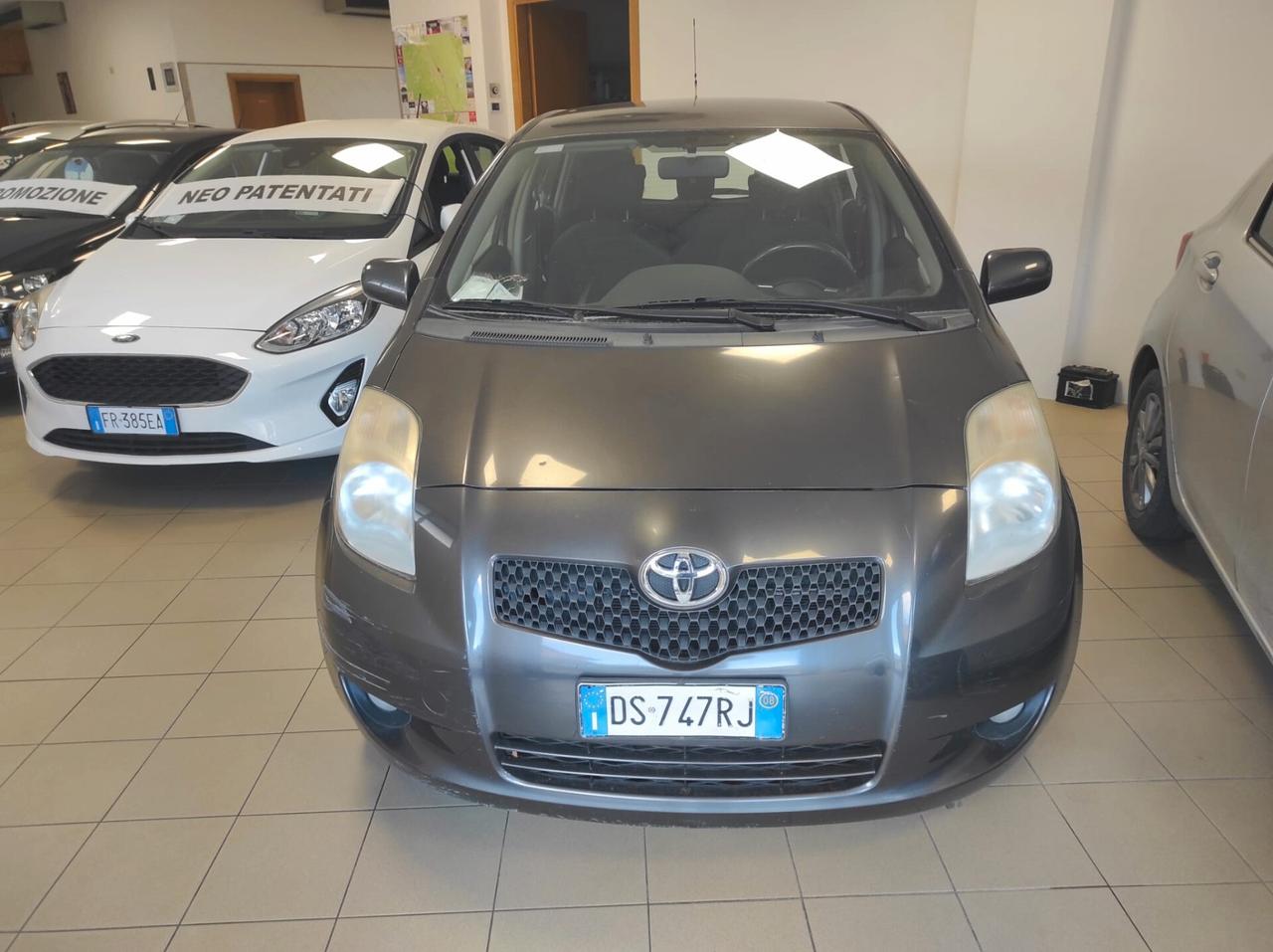 Toyota Yaris 1.3 5 porte Navi