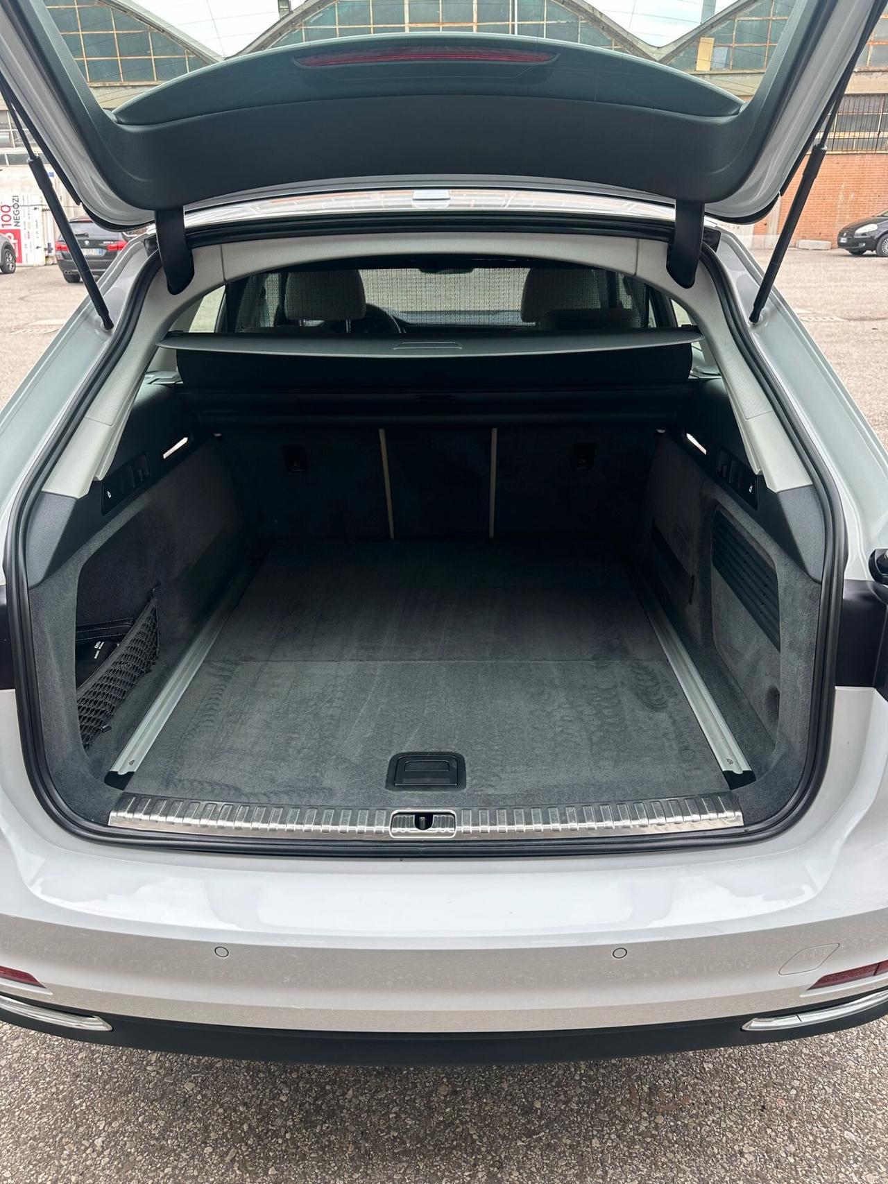 Audi A6 Avant 40 2.0 TDI S tronic Business Design INTERNO IN PELLE TOTALE