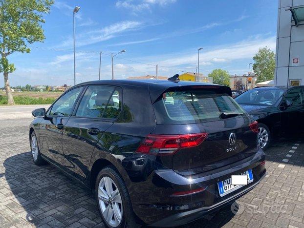 VOLKSWAGEN Golf 2.0 TDI 150 CV DSG SCR Life