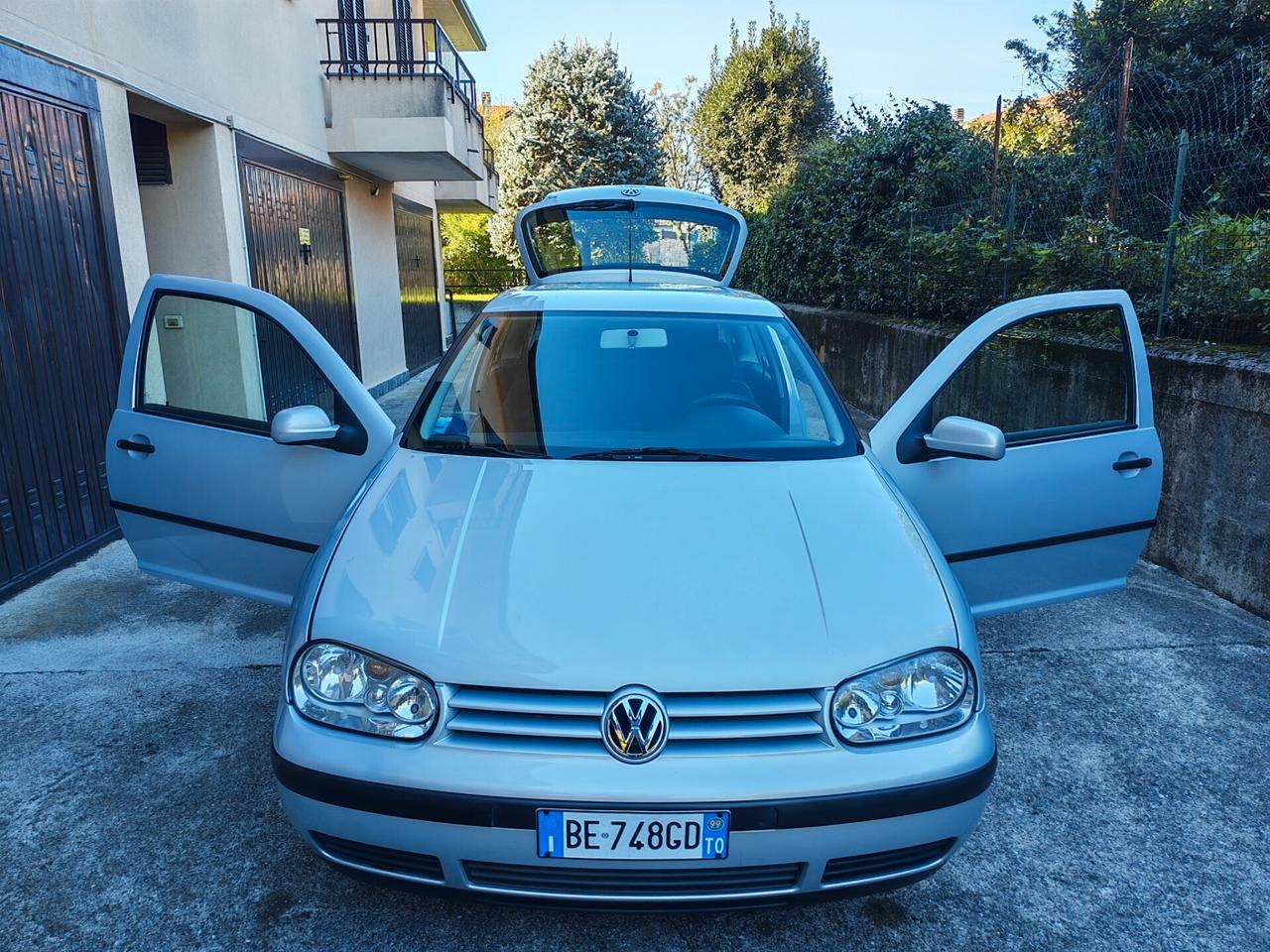 Volkswagen Golf 1.6 BENZINA 100cv / 86.000km / Unipro