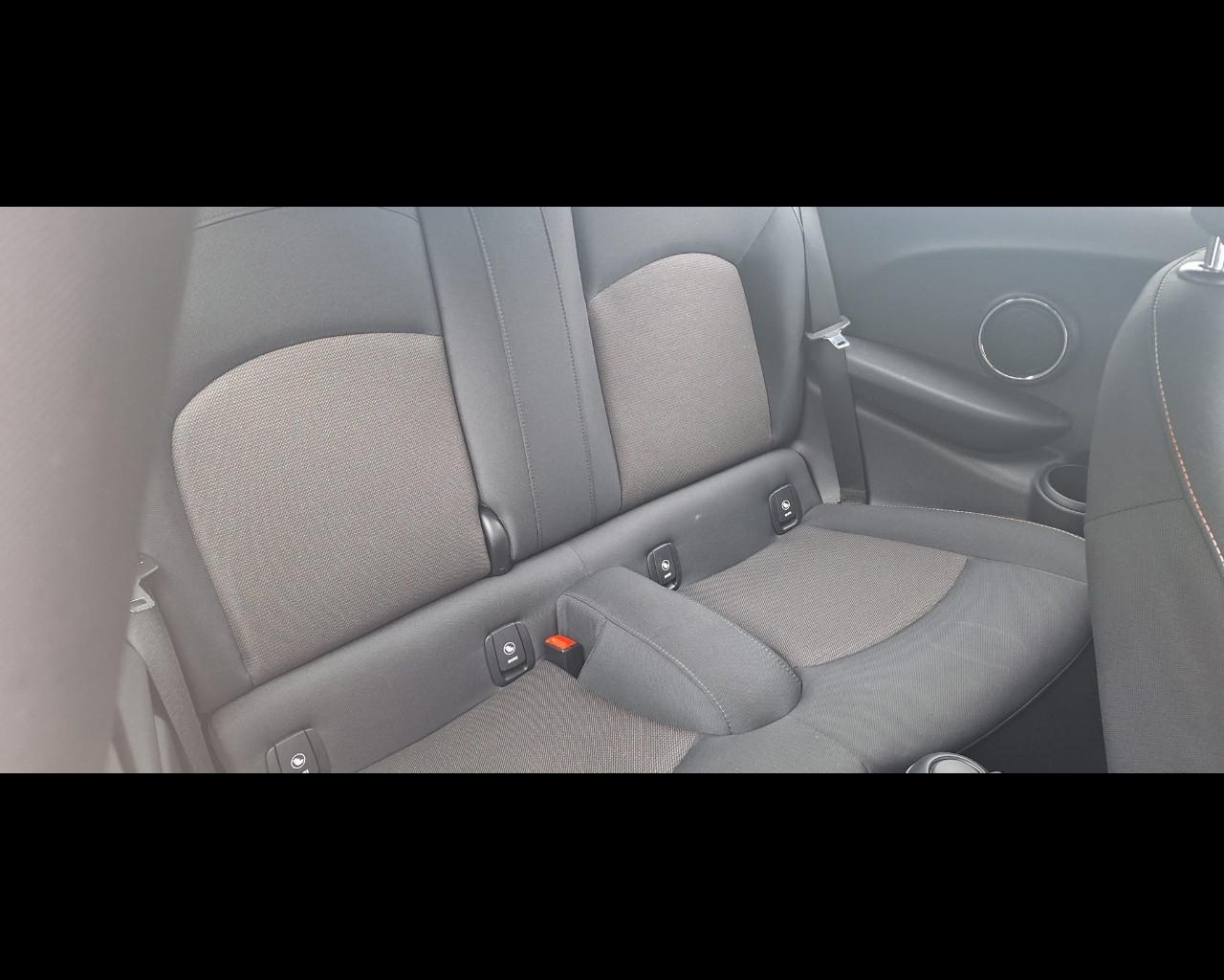 MINI Mini 4ª serie (F56) - Mini 1.5 Cooper D