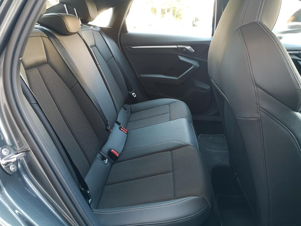 Audi A3 Sedan 30 TDI S tronic line edition