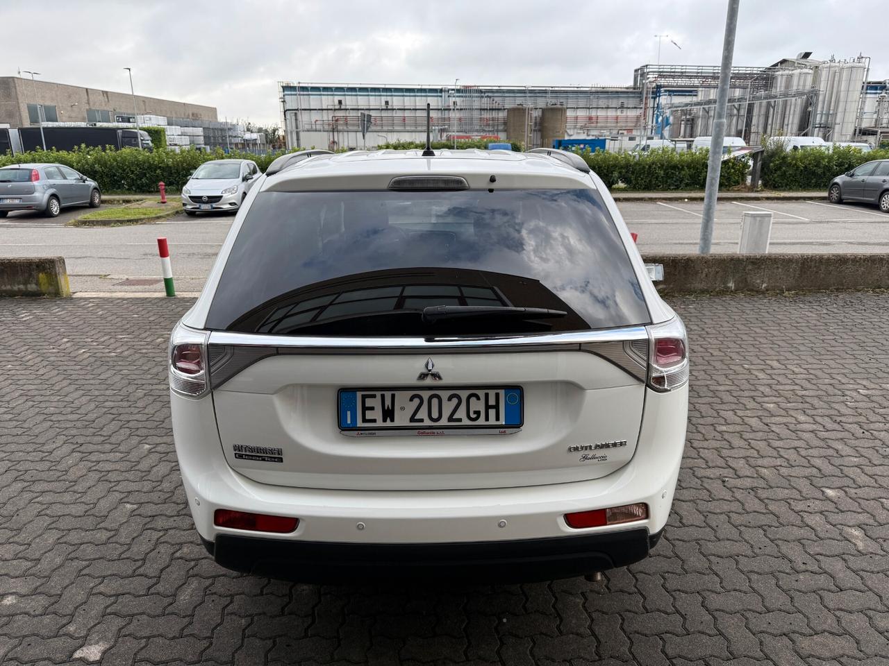Mitsubishi Outlander 2.2 DI-D 2WD Intense, POCHISSIMI KM