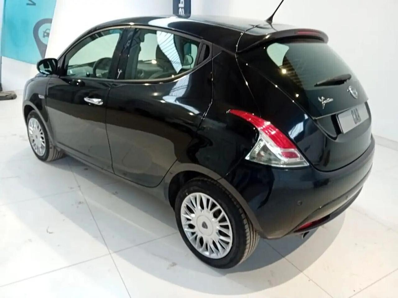 Lancia Ypsilon 1.2 69 CV 5 porte S&S Gold