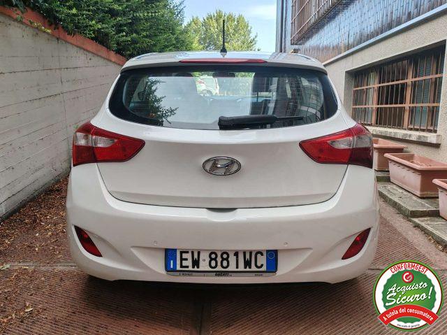 HYUNDAI i30 i30 5p 1.6 crdi Comfort 110cv auto