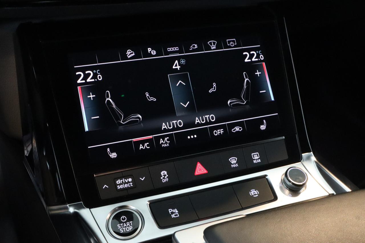 E Tron 55 408CV QUATTRO HUD 20"
