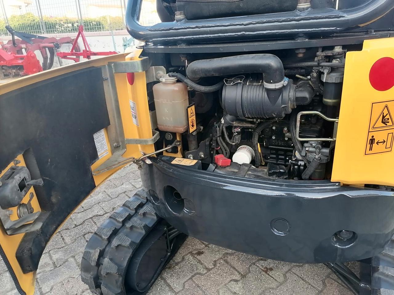 Escavatore Seminuovo New-Holland E18 SR (18 Quintali)