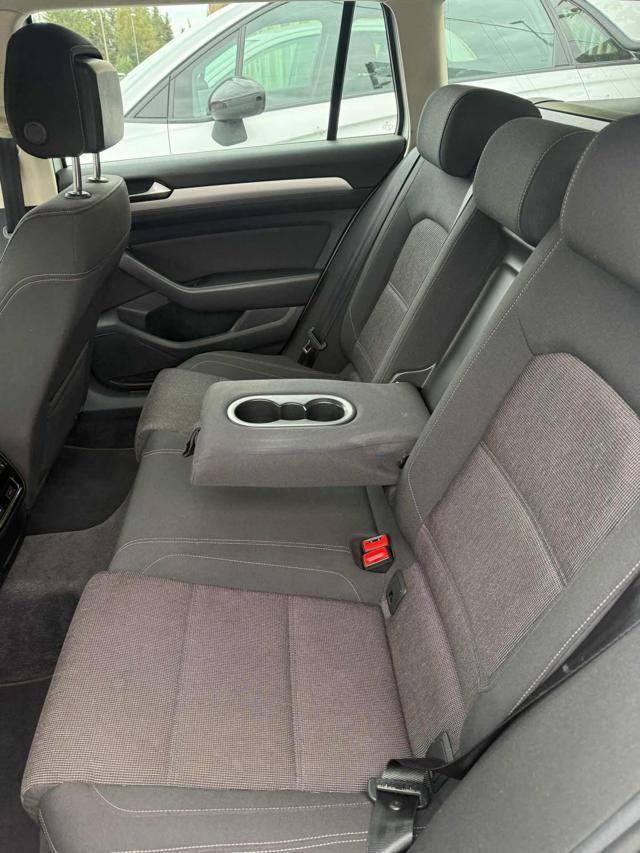 VOLKSWAGEN Passat Variant 1.6 TDI SCR DSG Business BMT