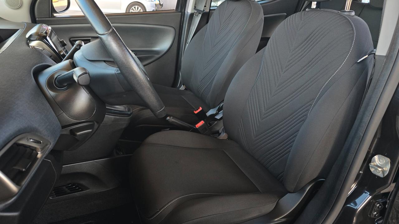 Lancia Ypsilon 1.0 FireFly 5 porte S&S Hybrid Alberta Ferretti