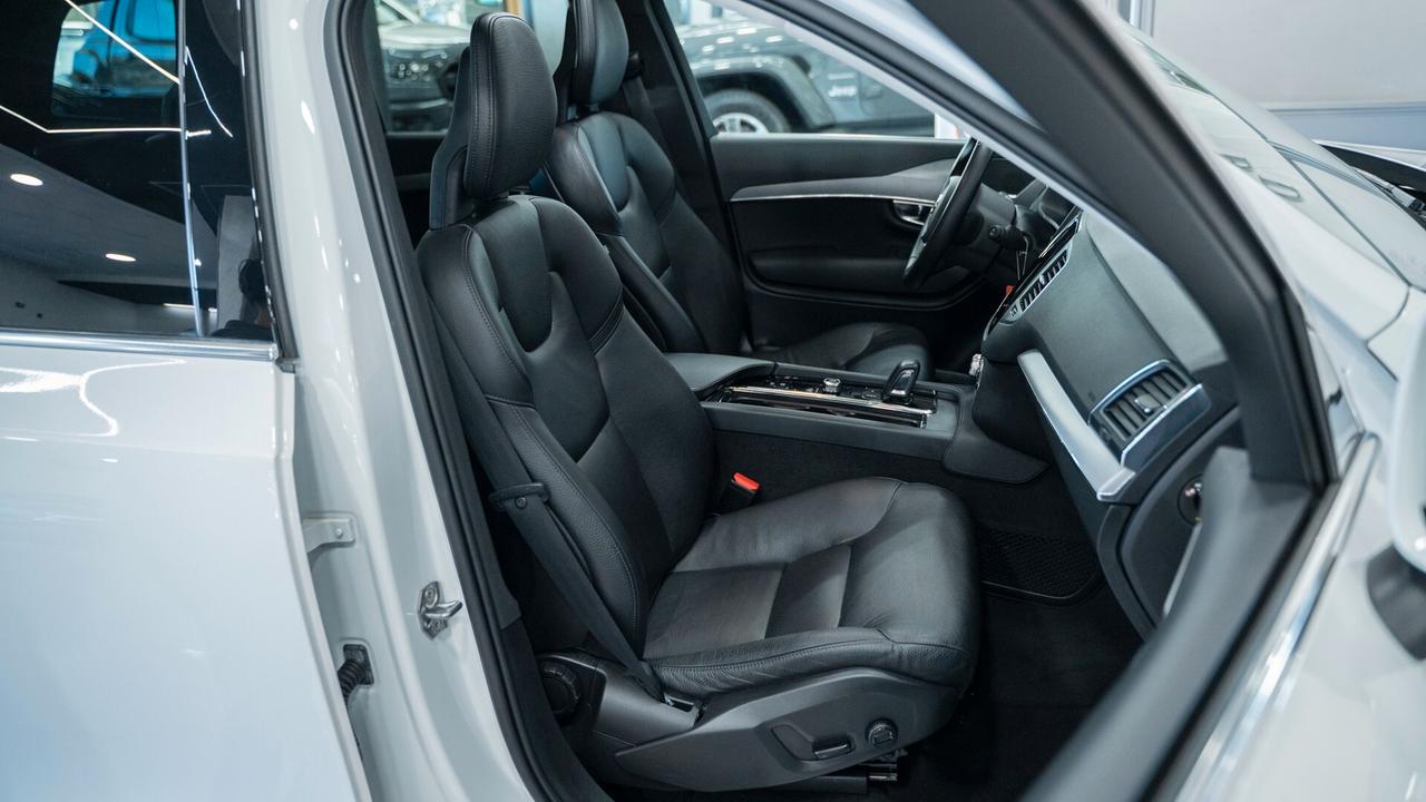 Volvo XC 90 XC90 2.0 B5 MOMENTUM PRO AWD 7 POSTI TETTO PELLE NAVI F