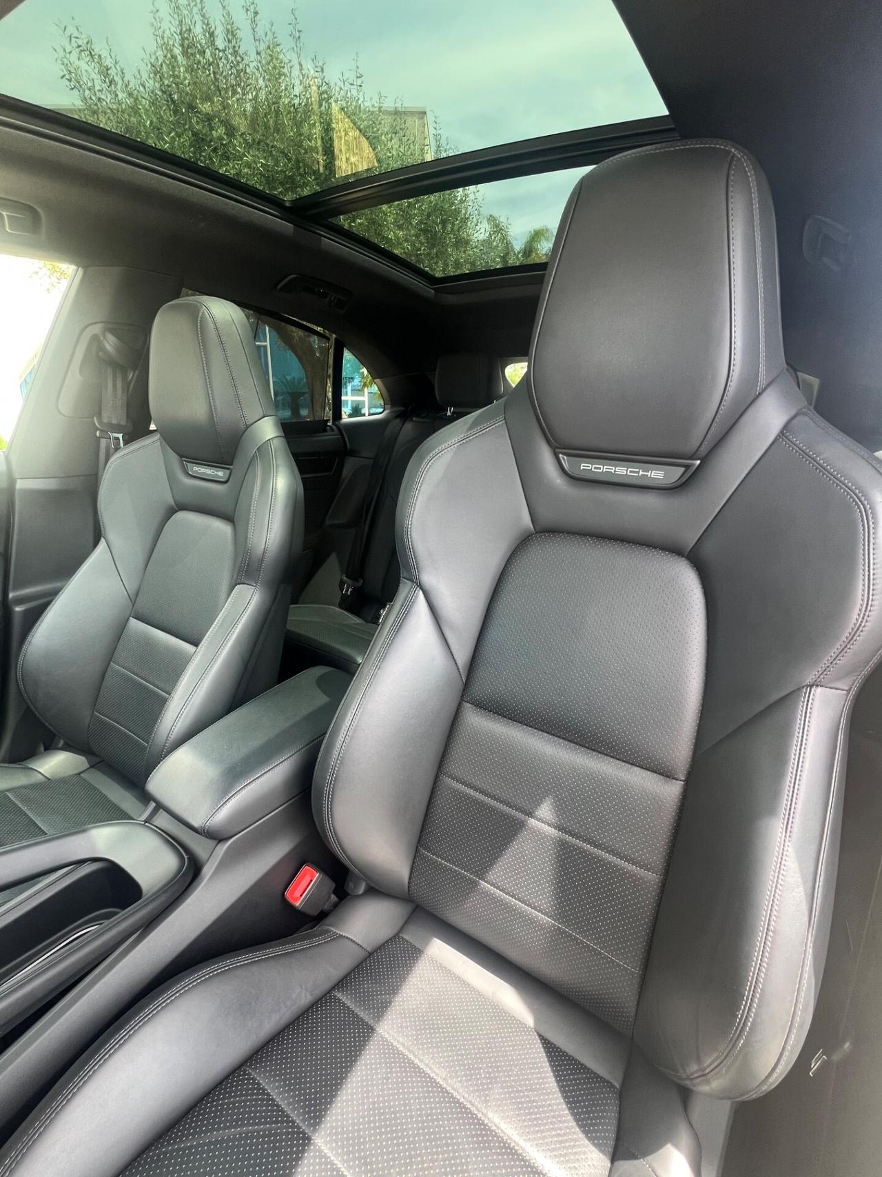 Porsche Macan EV 4 - possibilità noleggio no scoring