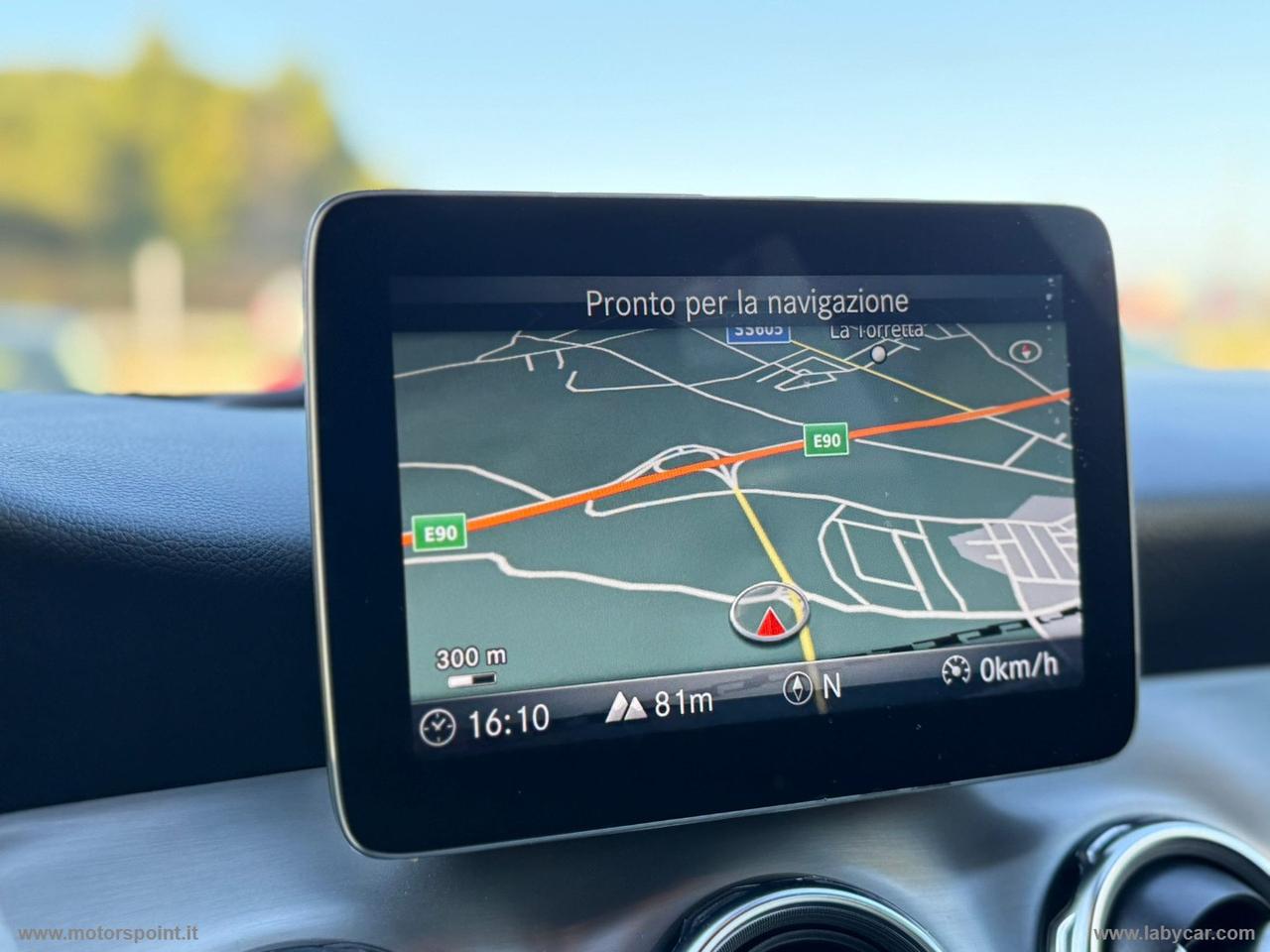 MERCEDES-BENZ GLA 200 d Automatic Premium