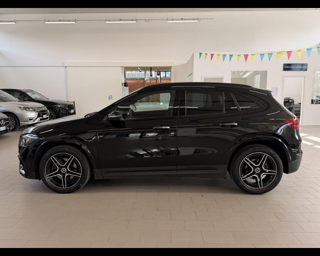 Mercedes-Benz GLA (H247) - GLA 200 d Automatic 4Matic AMG Line Premium