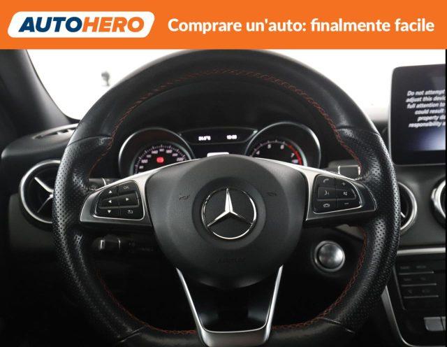 MERCEDES-BENZ GLA 180 Premium