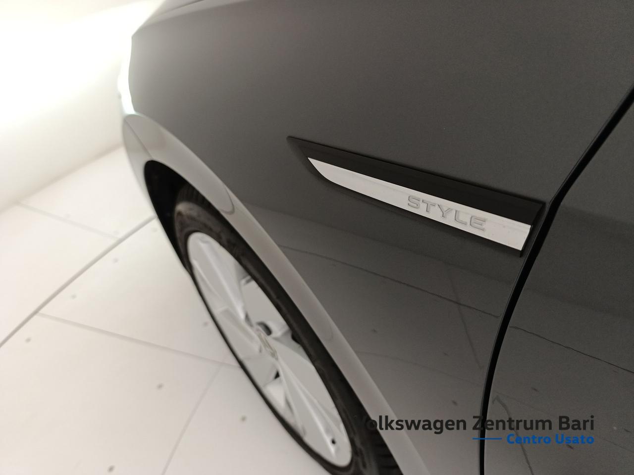 Volkswagen Golf 1.5 tgi style 130cv dsg