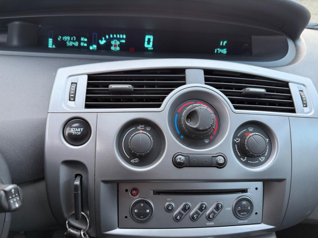 Renault Scénic 1.6 benzina euro4 spaziosa neopatentati