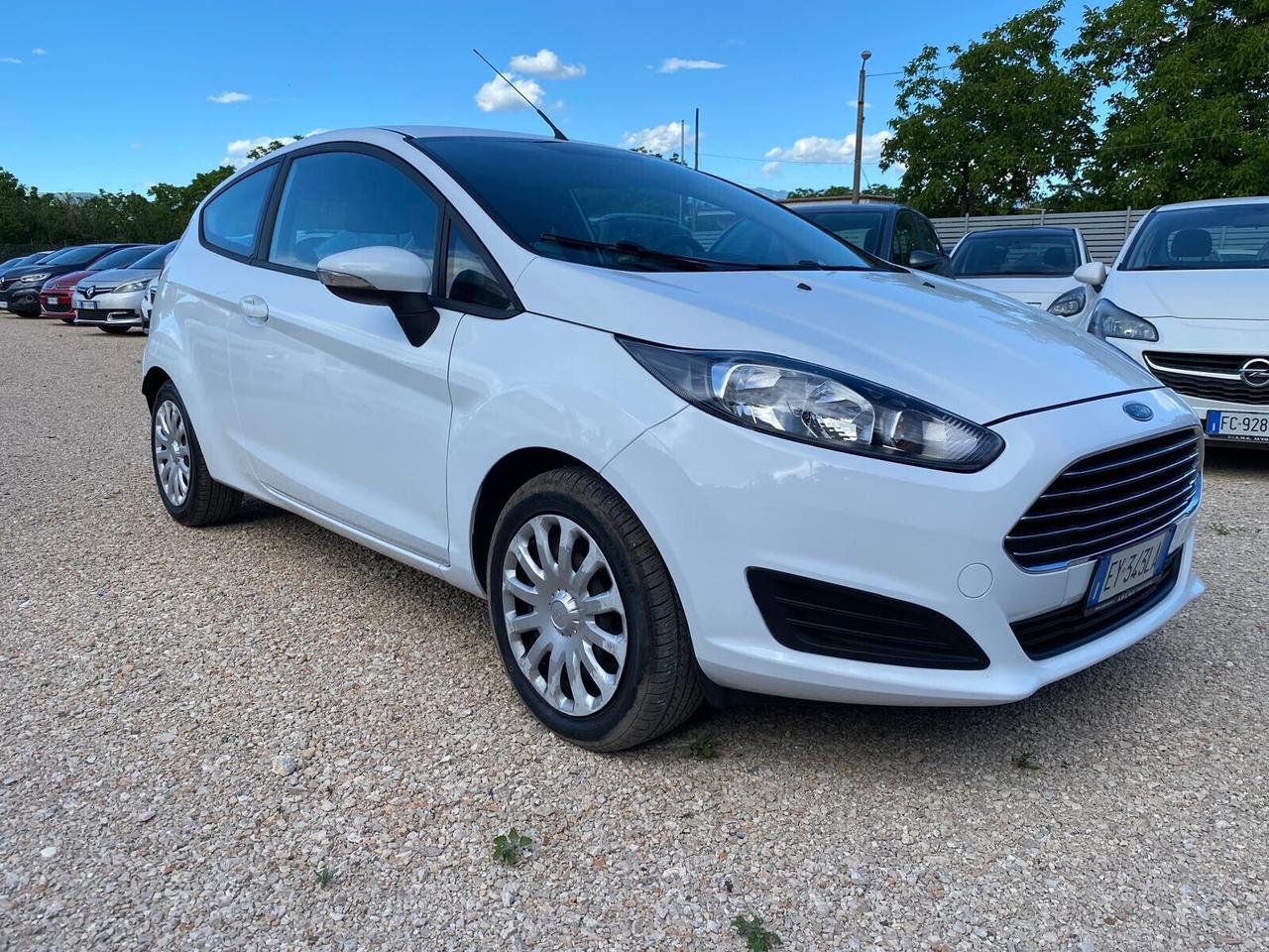 Ford Fiesta 1.5 TDCi 75CV 3 porte Black & White Edition