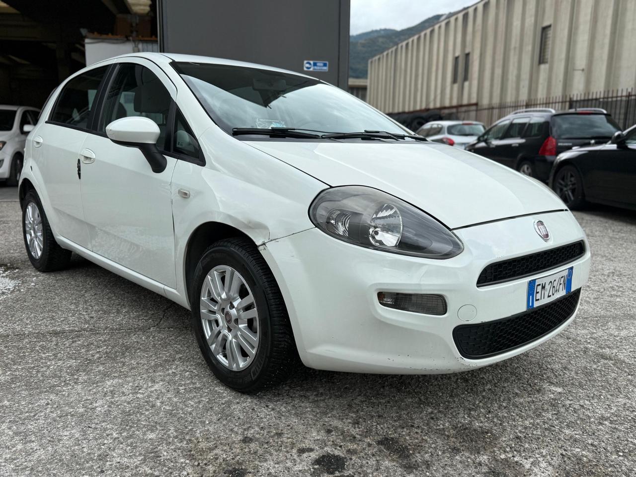 Fiat Grande Punto 1.4 5 porte benz gpl km 265 mila anno 2012