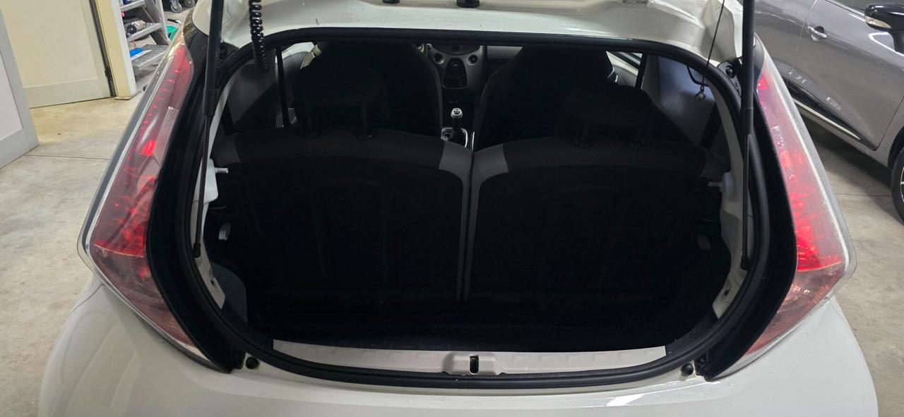 Toyota Aygo 1.0 VVT-i 69 CV 3 porte x-clusiv