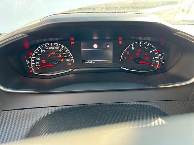 Peugeot 208 Allure incidentata sinistrata
