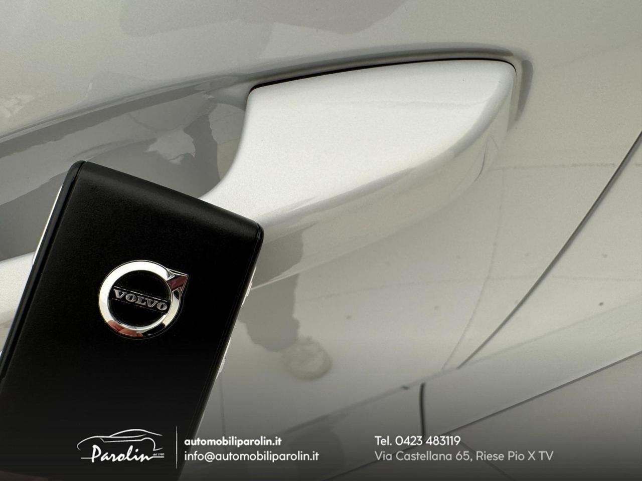 Volvo XC40 2.0 b5 R-design awd auto Tetto-Pelle-360°