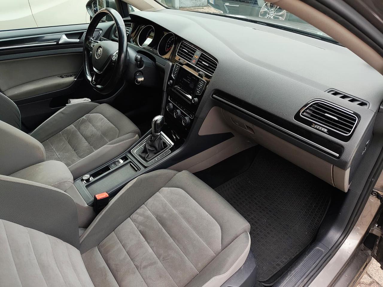 Volkswagen Golf 2.0 TDI DSG 5p.