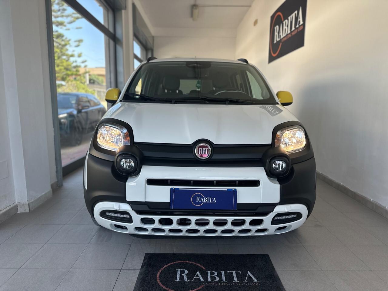 Fiat Panda Pandina Cross 1.0 Hybrid 11/2024 3.000 Km