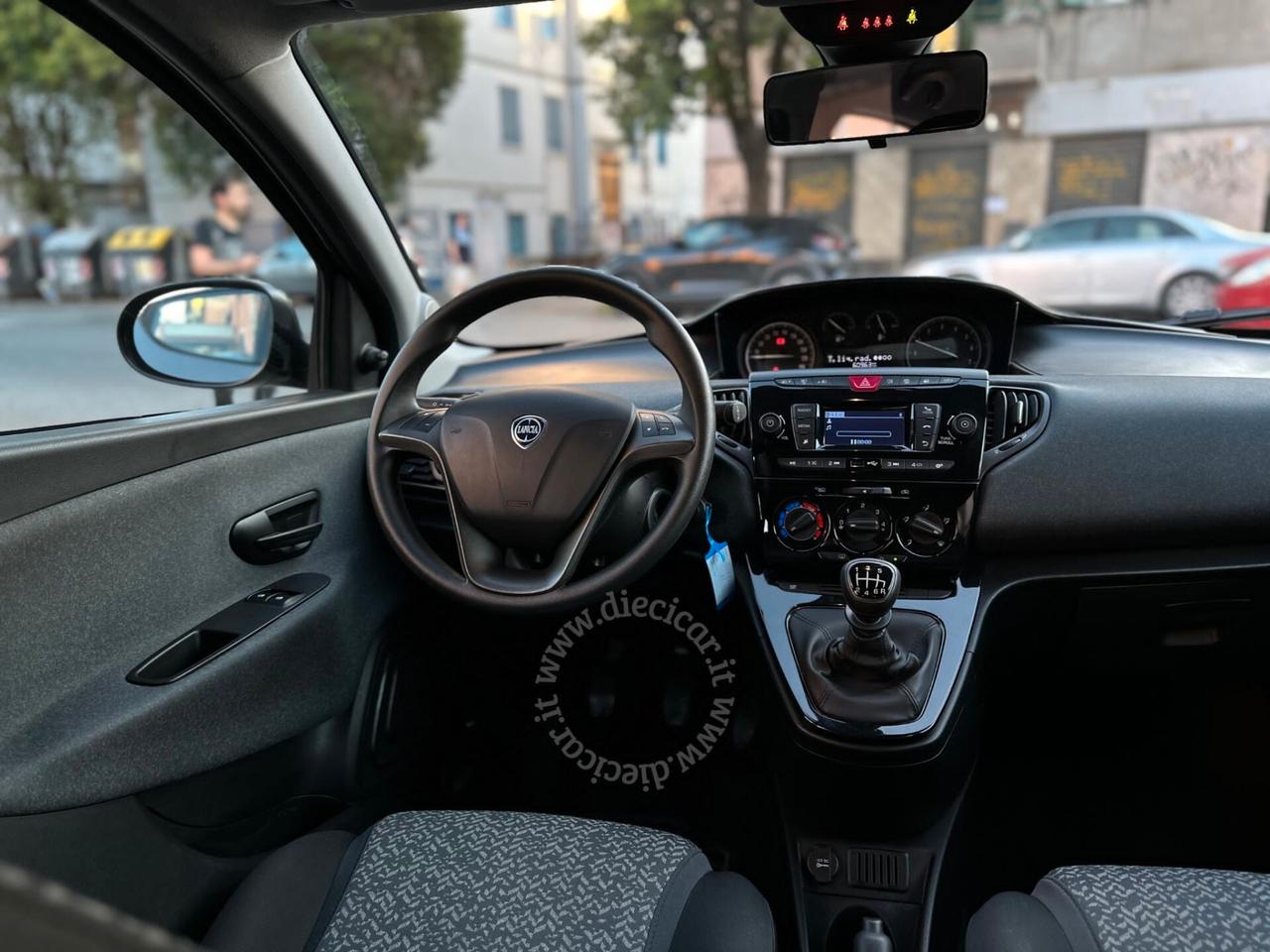 Lancia Ypsilon 1.0 FireFly 5 porte S&S Hybrid Ecochic Gold