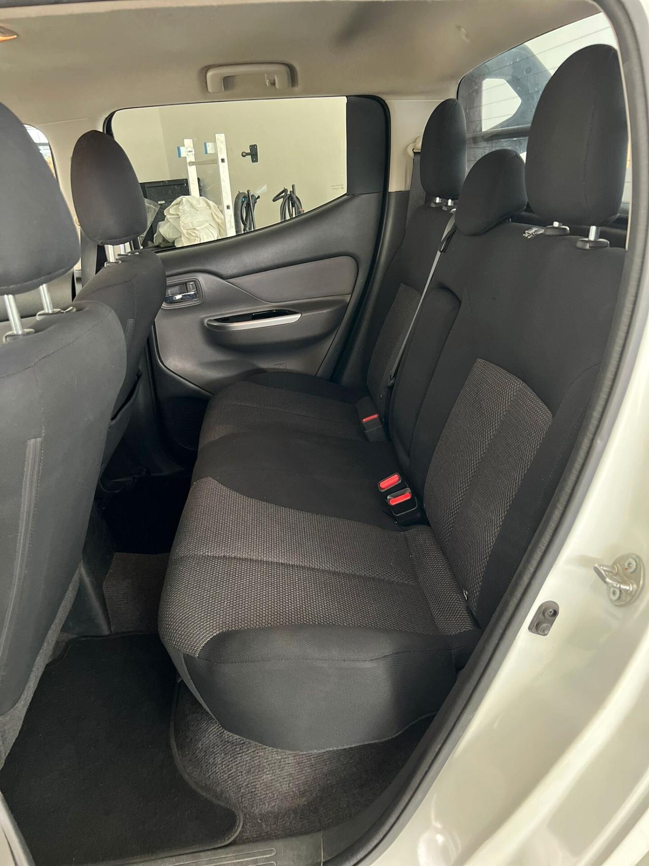 Mitsubishi L200 2.4 DI-D/181CV Double Cab Intense